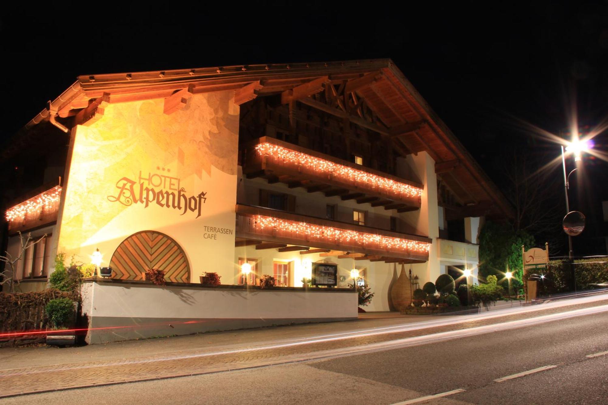 Hotel Alpenhof Tirolo Exterior photo
